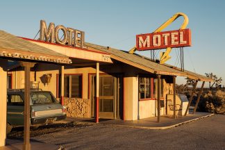 Quadro Rodrigo Takeshi - Check-in, Motel, Palmdale, California